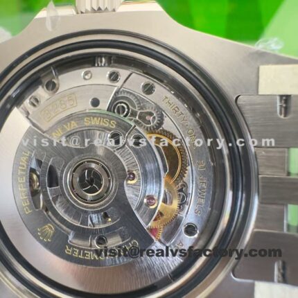 VS Factory Rolex GMT-Master II 126710GRNR “Bruce Wayne” on Jubilee Bracelet